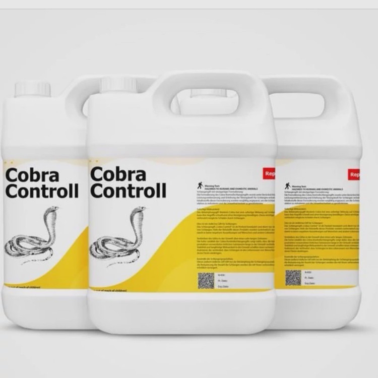 سم 4 لیتری قدرتمند مار کش Cobra controll کبرا کنترل ارسال رایگان به همراه سمپاش سر نوشابه ای مدل 1